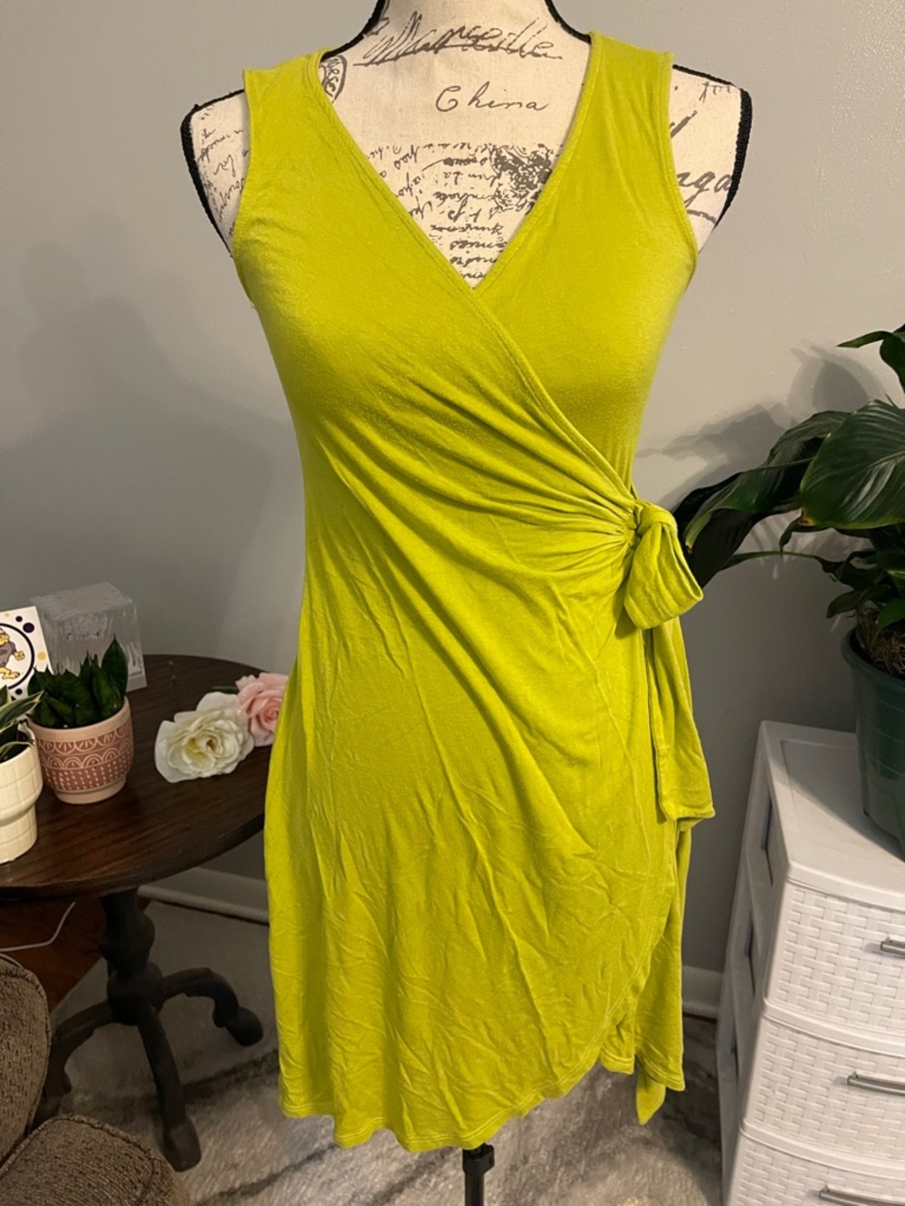 Christin Michaels Lime Green Faux Wrap Sleeveless Dress Size M Career Chic